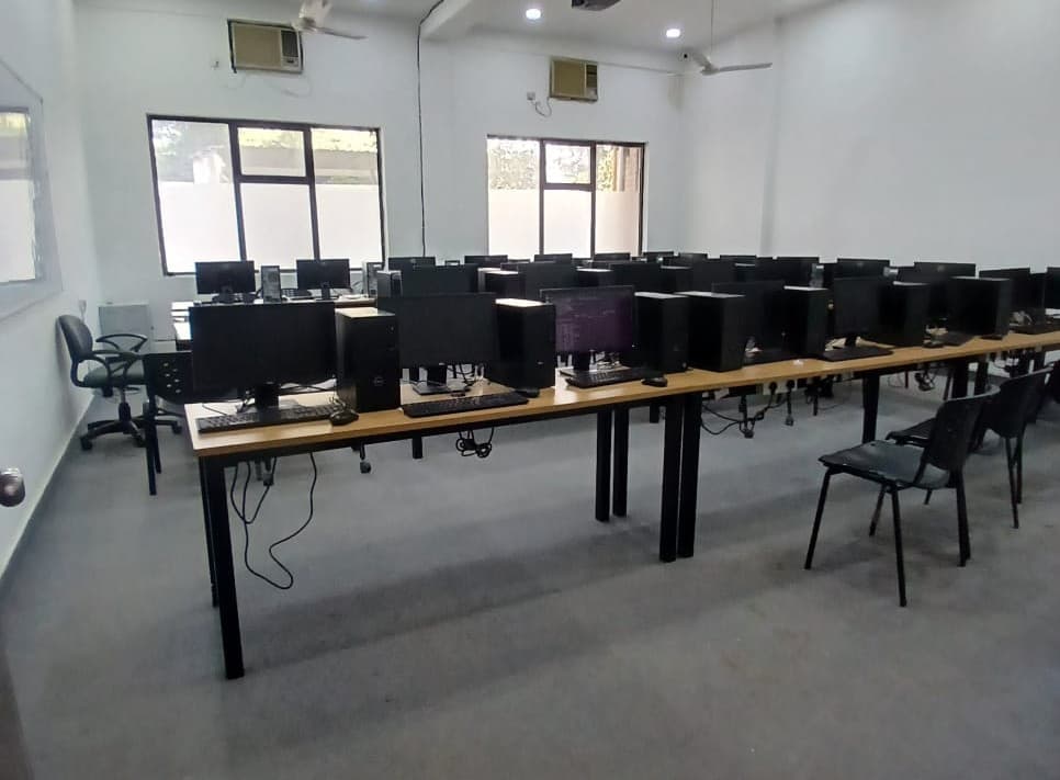 IILM University Gurgaon Academic Building photo 14